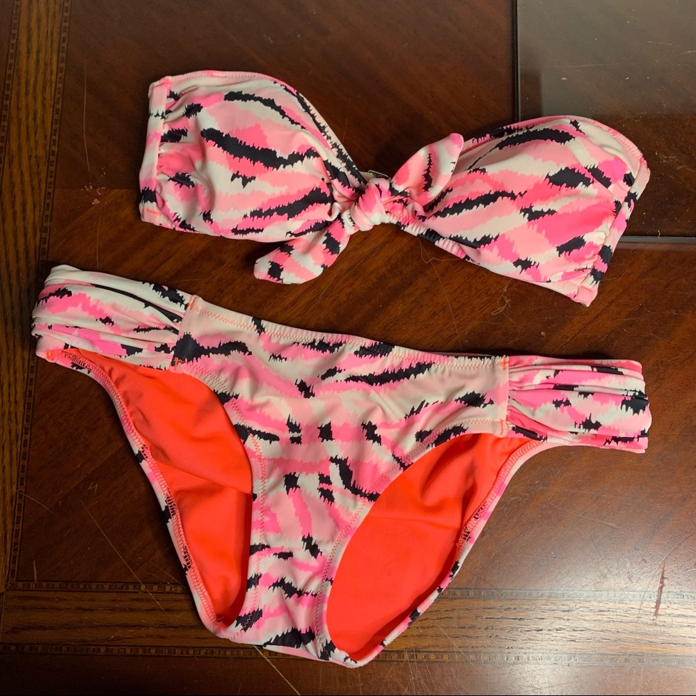 Victoria’s Secret Abstract Stripe Bikini Set